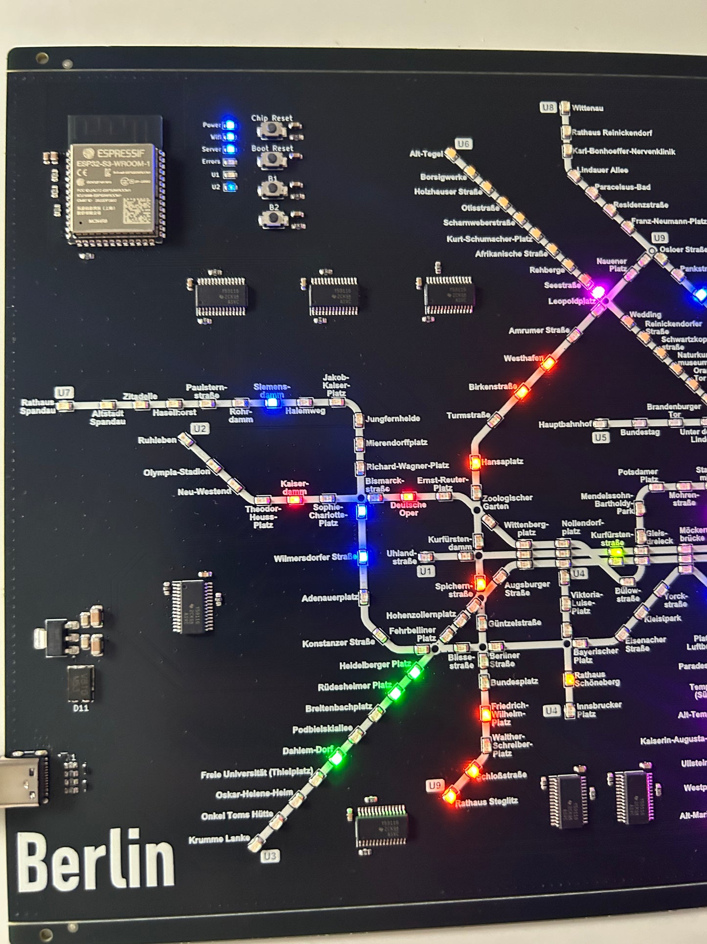Berliner U-Bahn PCB mit 214 LEDs